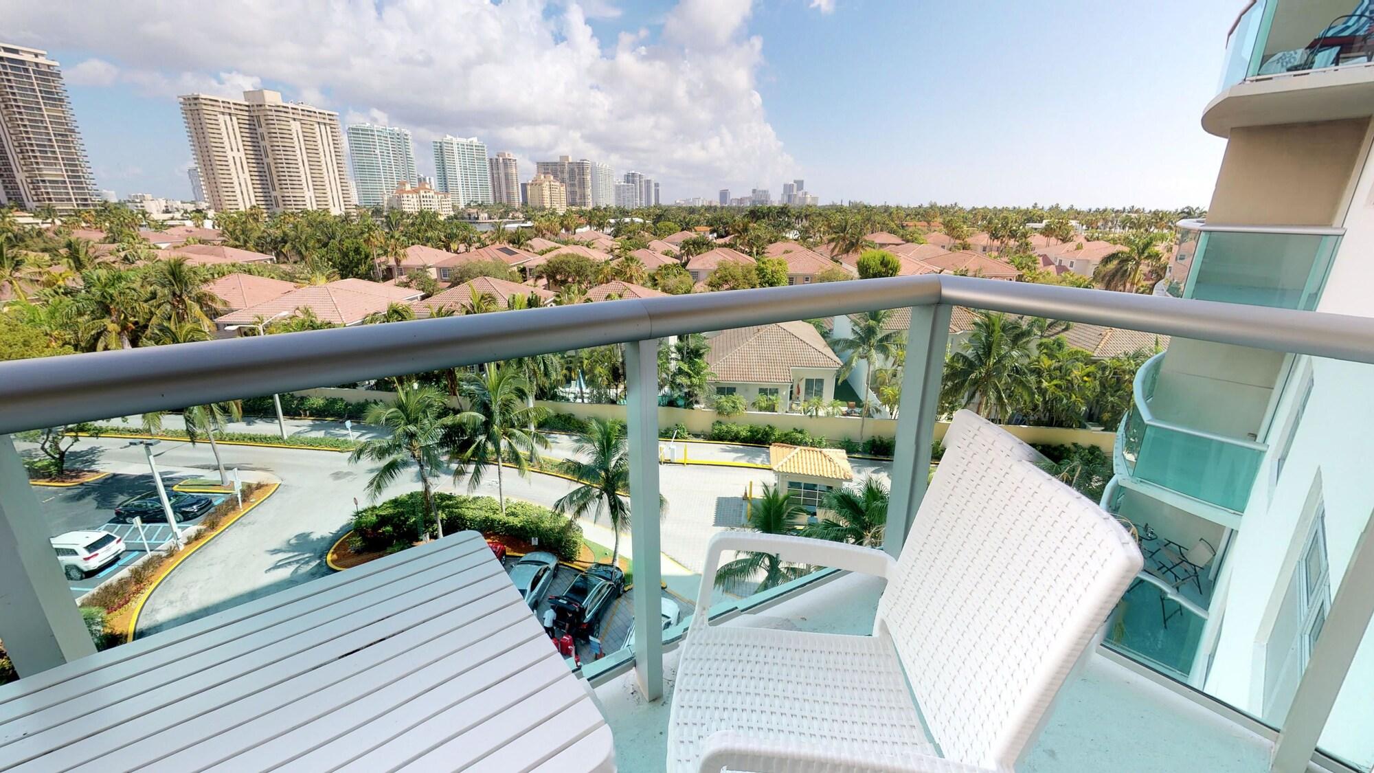 Ocean Reserve Sunny Isles Beach Exterior photo