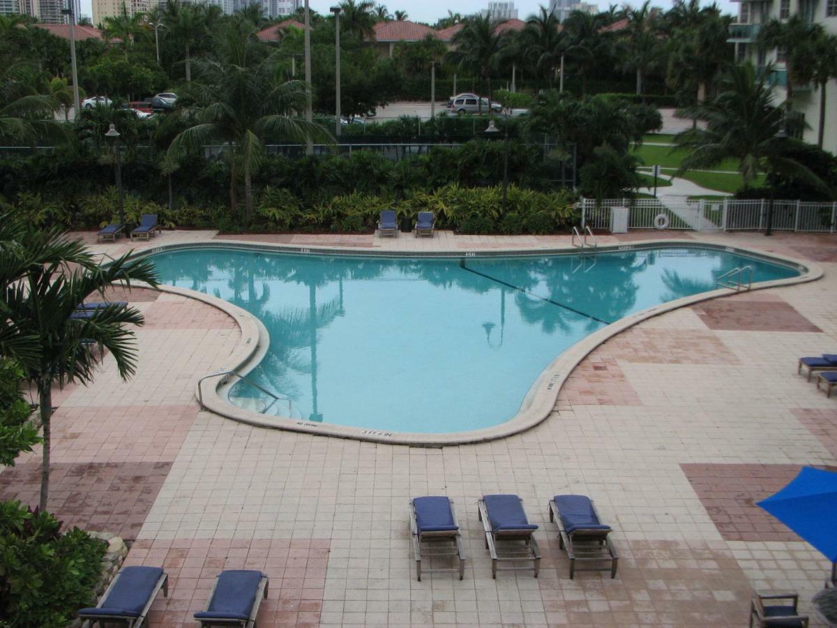 Ocean Reserve Sunny Isles Beach Exterior photo